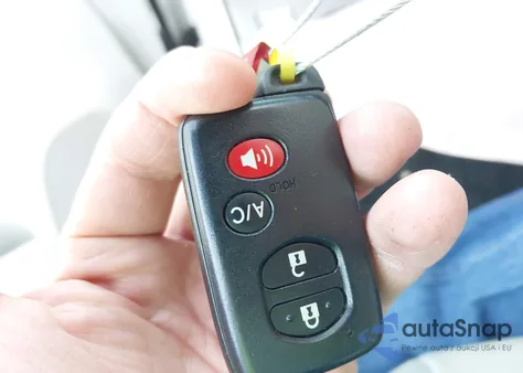 2013 Toyota Prius Four z USA, uszkodzony, nr VIN JTDKN3DU6D5590917